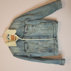 Levi's Men's Light Blue Denim Jacket with Sherpa Lining, size S